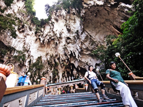 batu caves temple kuala Lumpur by backpackies